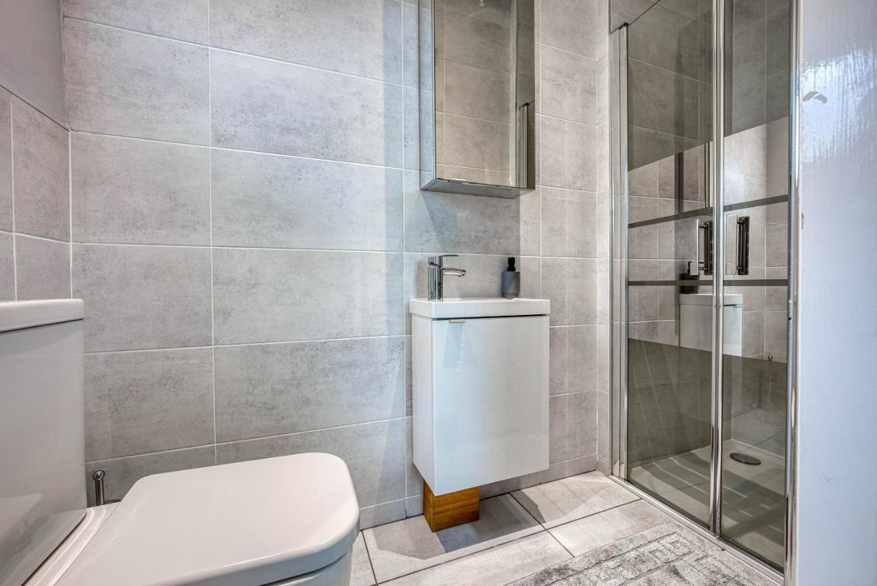 Spacious Nottingham Abode - Sleeps 16 Экстерьер фото